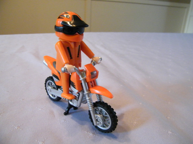 Playmobil motocross orange dans Jouets et jeux  à Laval/Rive Nord - Image 4