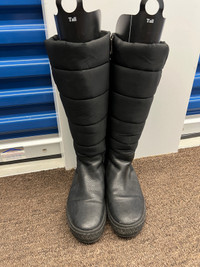 Black Women’s Rudsak Winter Boots (size 40)