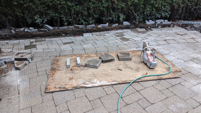 500 Sqft $1/sqft Interlocking Pavers Stones On Skids Delivery in Other in City of Toronto - Image 4