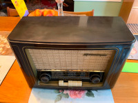 Antique radio Grundig 945WE