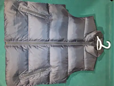 Men sleeveless puffer jacket - Large, View more