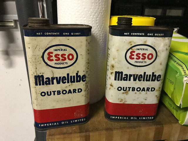 VINTAGE ESSO OIL-  2 CAPS / CANS / DECAL / PAROWAX in Arts & Collectibles in Mississauga / Peel Region - Image 4