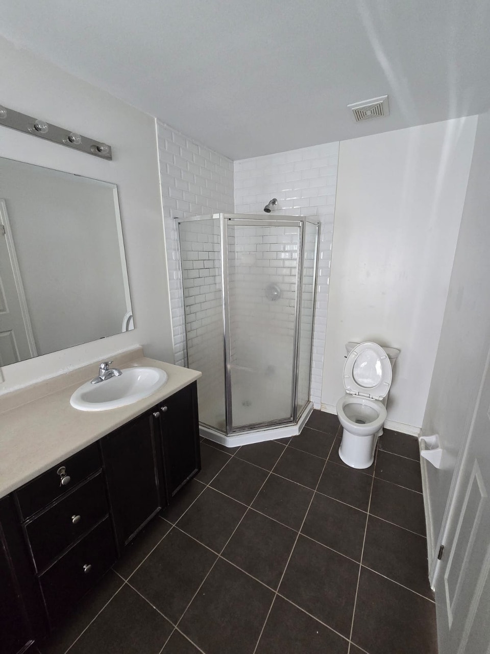 Modern 3-Bedroom Home for Rent in Brampton East 3