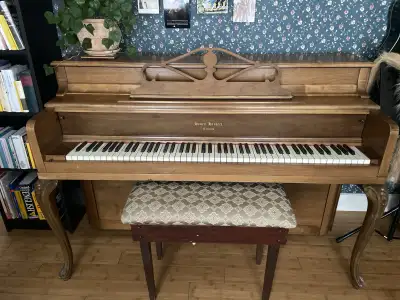 Free piano, View more