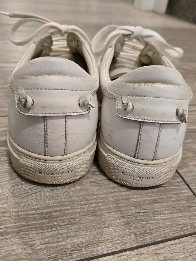 Men's White Givenchy Sneakers, SIZE 41 in Men's Shoes in Edmonton - Image 5