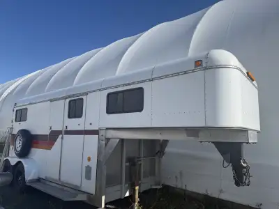 2 horse straight load gooseneck trailer with living quarters, View more