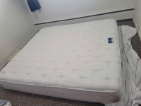 Matress with spillproof cover - 7'x6'