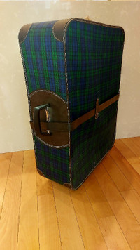 Vintage Echo Suitcase in Mint Condition