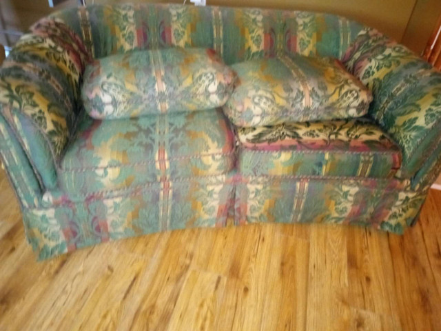 Couches: both single and multiple seats in Couches & Futons in Nanaimo - Image 2