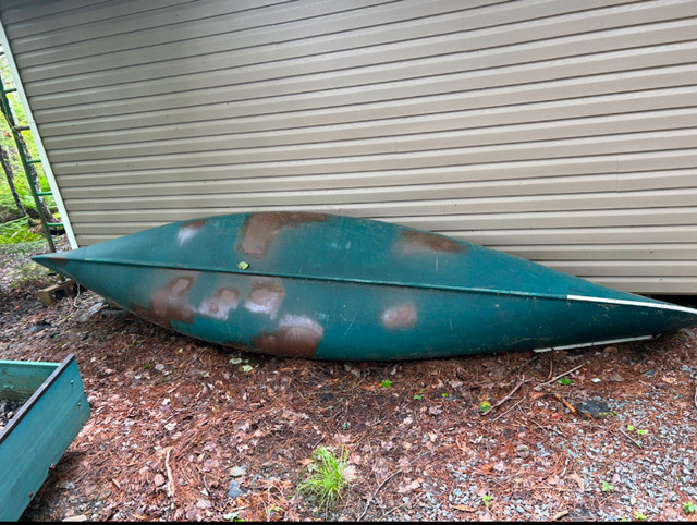 14.6 ft Great Canadian canoe in Canoes, Kayaks & Paddles in Bedford