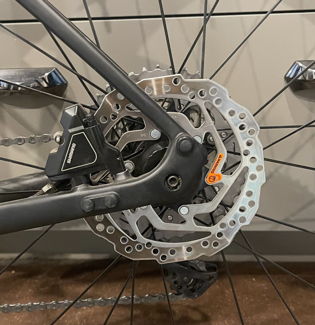 2023 Trek FX6 Sport Carbon Fibre HUGE DEAL! in Other in Thunder Bay - Image 4