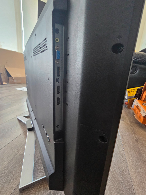 40" 4k Philips computer monitor - Excellent Condition in Monitors in Markham / York Region - Image 4