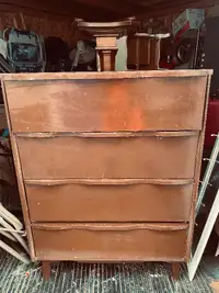 Commode en bois sur pattes / bureau vintage en bois