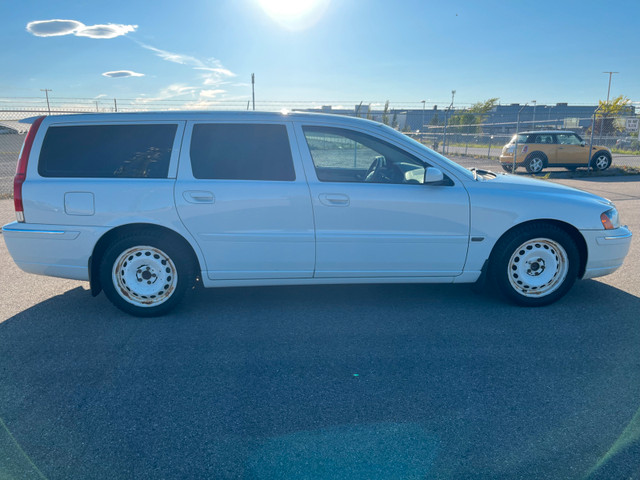 2005 Volvo V70 T5 Automatic in Cars & Trucks in Calgary - Image 4