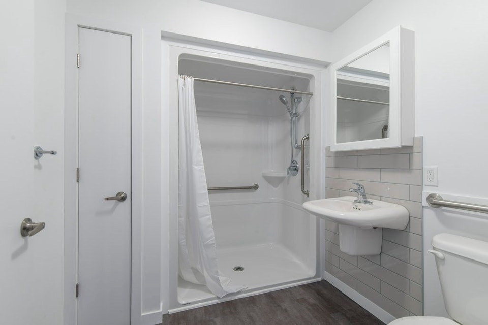2 and 3 bedroom units for rent in Almonte 3