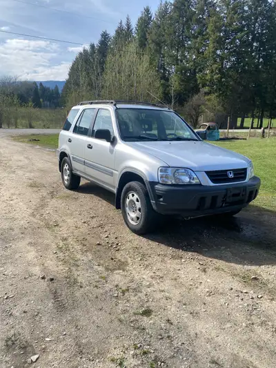 Selling our Honda Crv. It has been a great car for us but we have upgraded so we no longer need it....