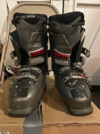 Solomon Ski boots size 7