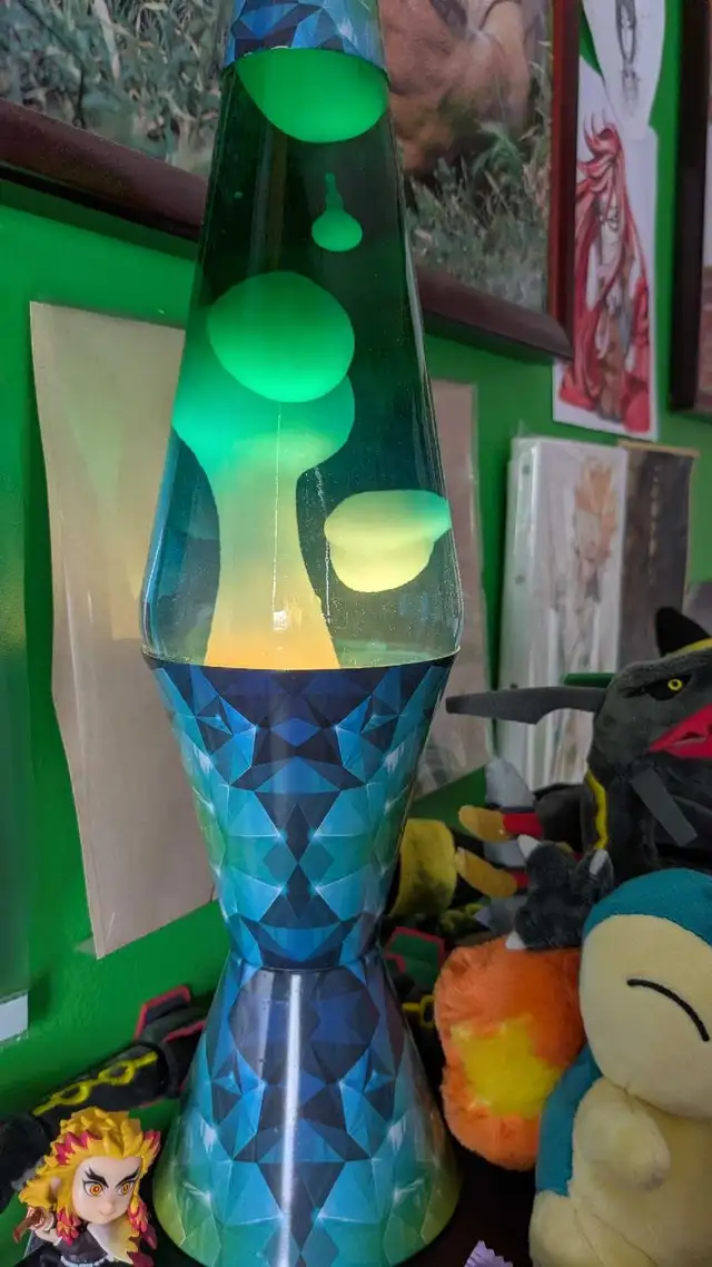 lava lamp in Indoor Lighting & Fans in Mississauga / Peel Region - Image 4