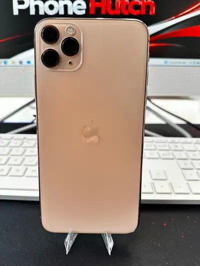 iPhone 11 Pro Max no scratch at all good conditions has 100 percent battery health Comes with screen...