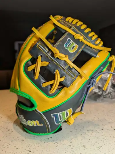 NEW Wilson A2000 11.75" Model 1975 GOTM, View more