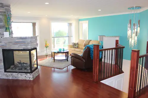 Furnished bedroom includes laundry, fully equipped kitchen, wifi, parking.
