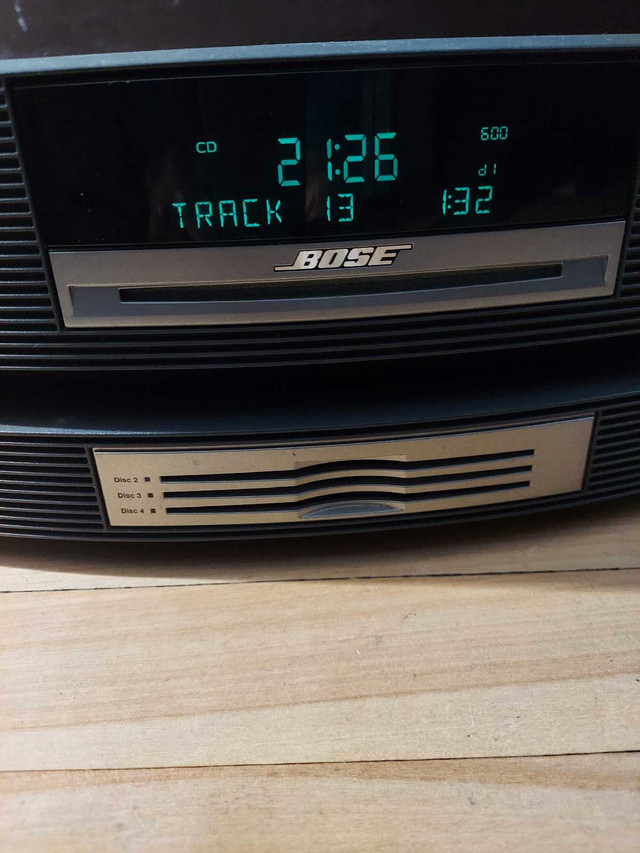 Bose wave radio  dans Appareils électroniques  à Laval/Rive Nord