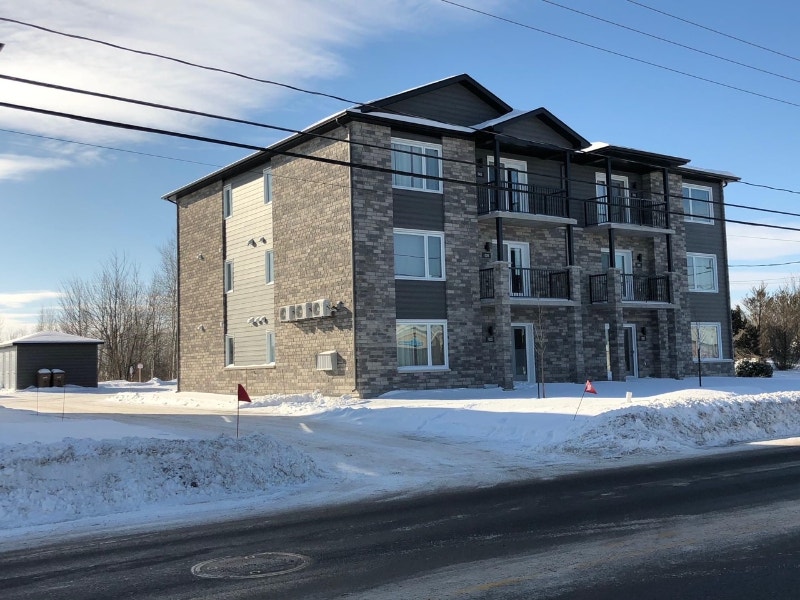 Appartement, 5 ½ style condo, disponible 1 Octobre 2023 Locations