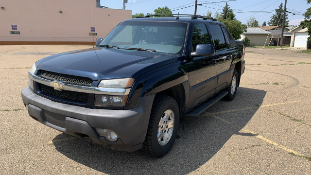 2004 Chevrolet Avalanche Z71 in Cars & Trucks in Edmonton - Image 2