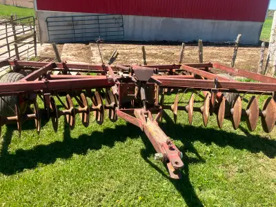 Massey model 52 disc 44 plate good shape $1000. Dion 16 ft forage box left hand unload 12 tonne Hors...