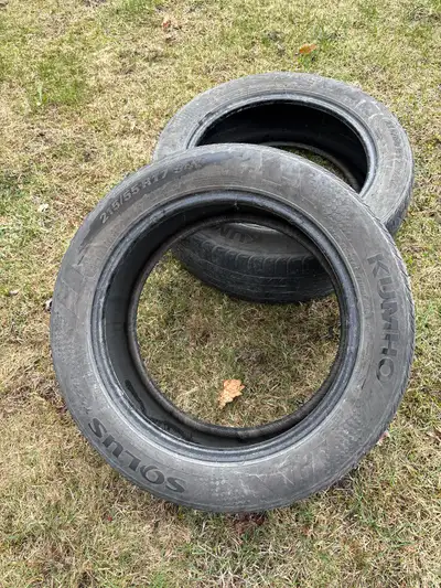 2 pneus été 215/55R17 reste 4.5mm d’usure. Semble faire sur Chevrolet Volt.