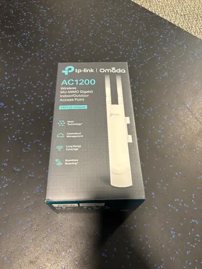 Selling a new TP-Link Omada AC1200 wireless MU-MIMO Gigabit indoor/outdoor access point, model EAP22...