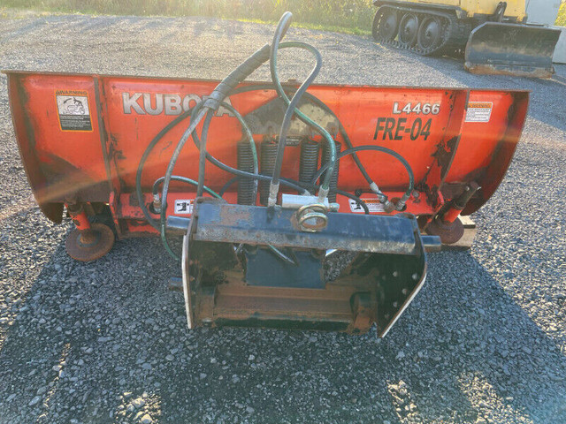 Pelle hydraulique KUBOTA L4466 Hydraulic Directional Snow Plow dans Équipement lourd  à Laval/Rive Nord