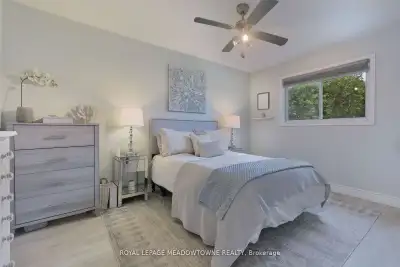 Flexible with stay period. Available as a short-term lease or on a month-to-month basis. Main Inters...