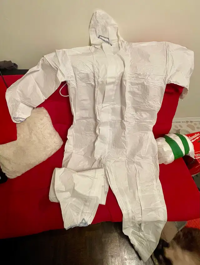 Heavy Duty Disposable Coverall with hoodXXL pack of 12 in Other Business & Industrial in City of Toronto - Image 3
