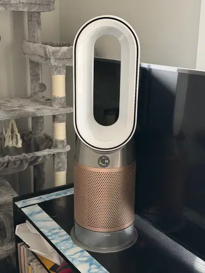 Excellent condition, fully functional. Features: * Air purifier * Cooling fan * Space heater * Forma...