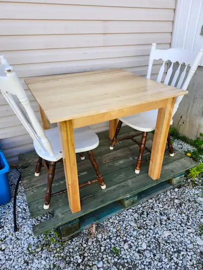 Table de cuisine avec 2 chaises, View more