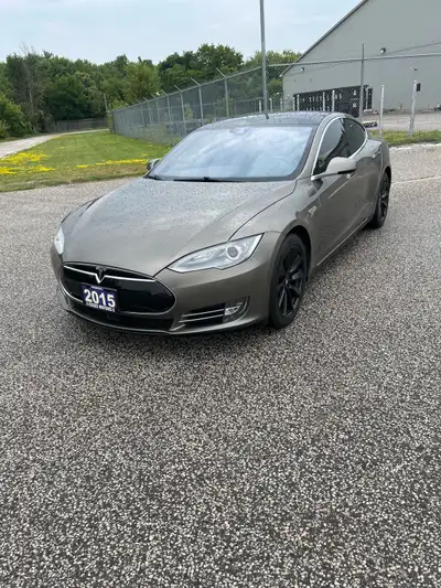 2015 Tesla Model S 90D Electric! AWD Every seat is heated Heated steering wheel Moonroof Apple CarPl...