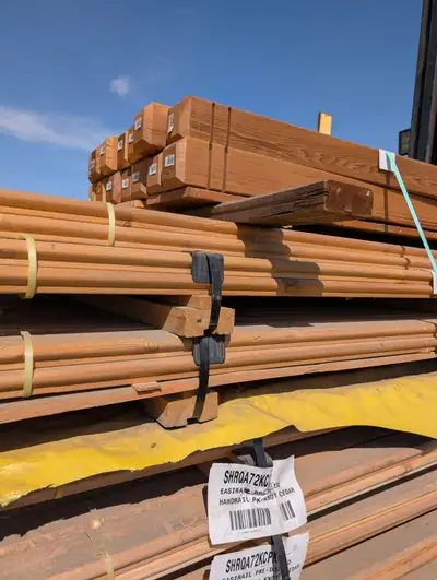 "BRAND NEW" PREDRILLED - HANDRAIL KNOTTY CEDAR *14 Corner Posts *264 Pre Drilled Railings Please cal...