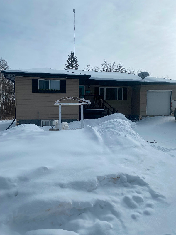 Single family house on 9.98 acres backs to the Miquelon lake. in Houses for Sale in Strathcona County