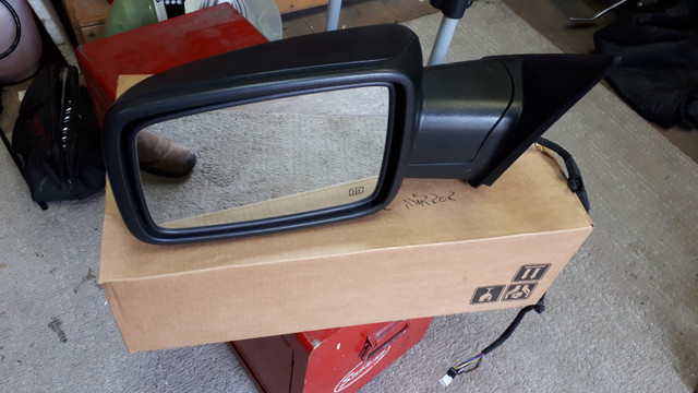 2018 dodge Ram drivers outer mirror in Auto Body Parts in Kelowna