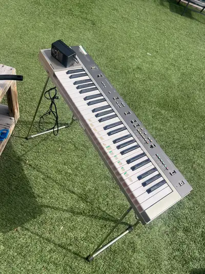 Beautiful Yamaha PS25 keyboard made in Japan, View more