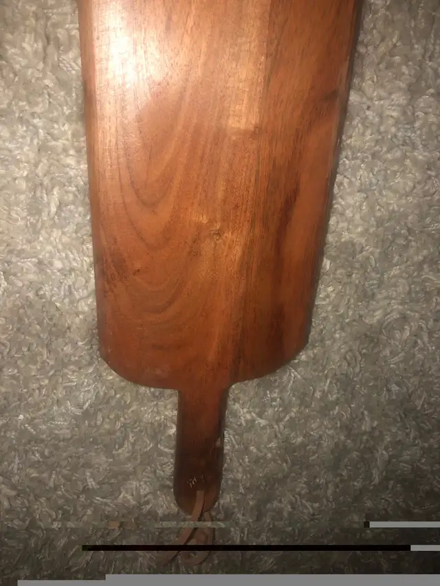 Vintage heavy charcuterie wooden board / firm Price in Arts & Collectibles in Calgary - Image 10