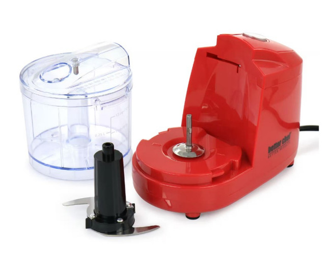 Compact 12 oz. Red Mini Chopper in Processors, Blenders & Juicers in City of Toronto - Image 4