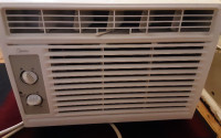 5000BTU Window Air Conditioner, Very Cool & Quiet, Like NEW!