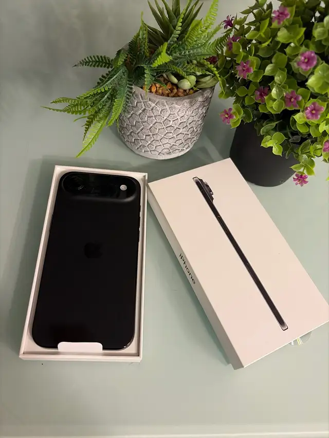 New open box - Iphone 17 Air - Space Black - 256GB in Cell Phones in City of Toronto - Image 4
