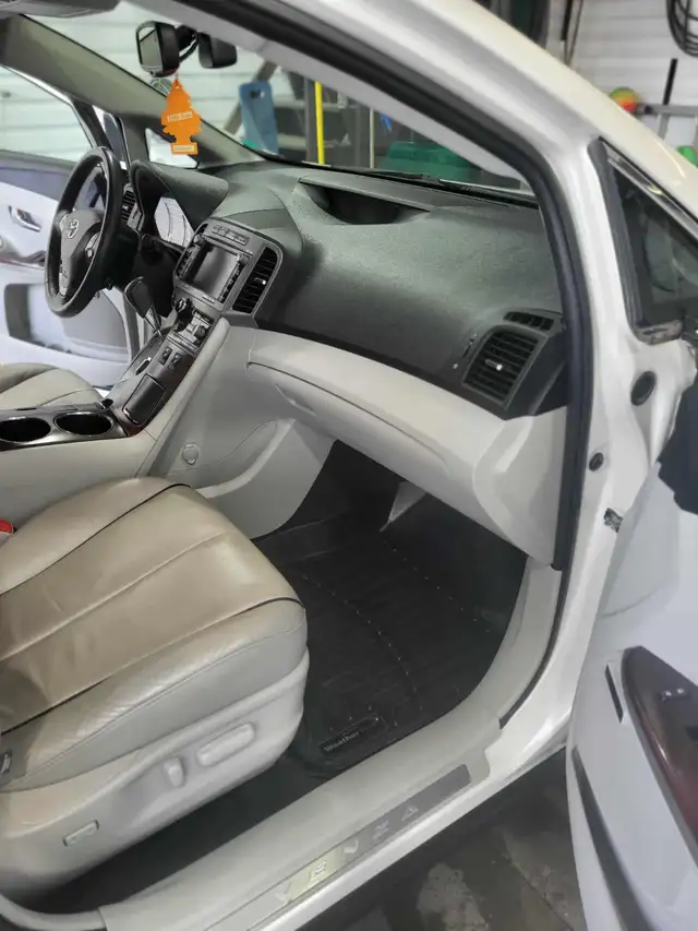 2009 TOYOTA VENZA AWD in Cars & Trucks in Edmundston - Image 5