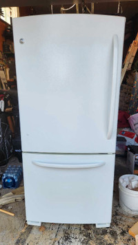 GE fridge/ freezer