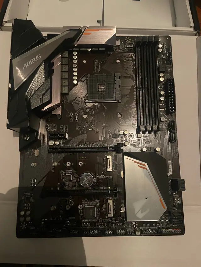 B450 Aorus Elite motherboard in Desktop Computers in Windsor Region - Image 3