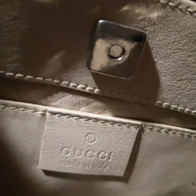 Gucci Leather Shoulder Bag Beige in Women's - Bags & Wallets in Peterborough - Image 5