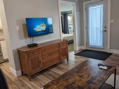 Beautiful furnished updated 1 bed 1 bath only 2 minutes from the UPEI campus and AVC. 1 bedroom - qu...